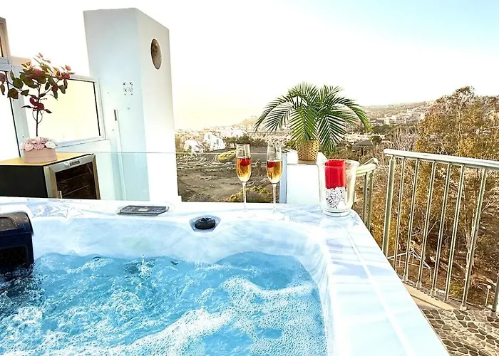Ocean 77 Ocean View Duplex Private Rooftop Jacuzzi Holiday home *