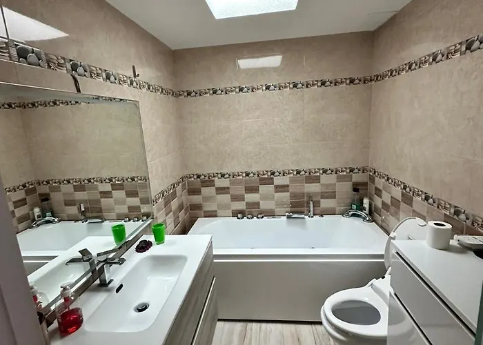 Дом отдыха Ocean 77 Ocean View Duplex Private Rooftop Jacuzzi Адехе