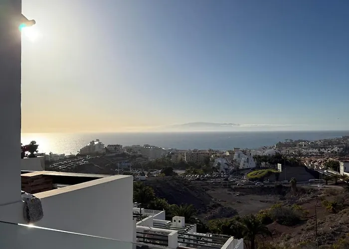 Дом отдыха Ocean 77 Ocean View Duplex Private Rooftop Jacuzzi