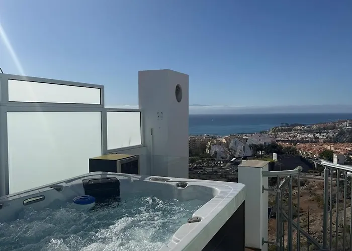 Ocean 77 Ocean View Duplex Private Rooftop Jacuzzi Дом отдыха *